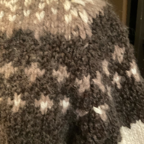“HAND KNIT” Vintage Off White And  Browns Patterned 100 % Wool Sweater. - Picture 9 of 9